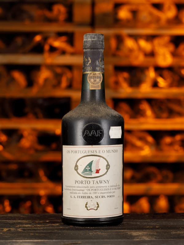 Os Portugueses e o Mundo Porto Tawny Ferreira